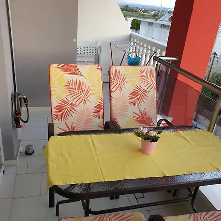 Apartment M & M White Luxury