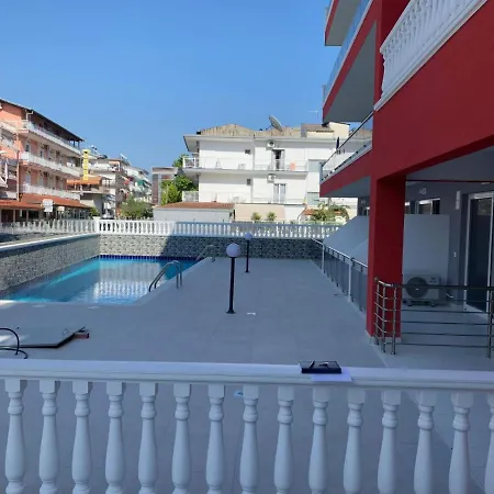 Apartment M & M White Luxury