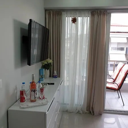 M & M White Luxury Paralia Katerinis