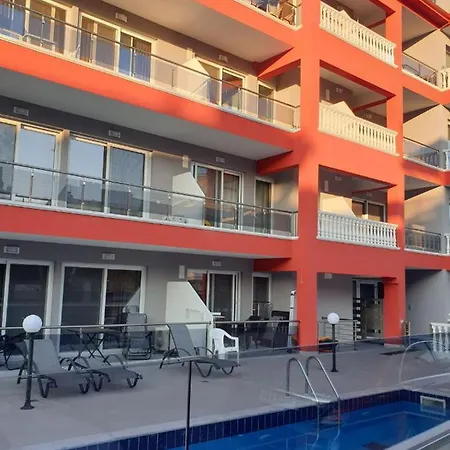 M & M White Luxury Apartment