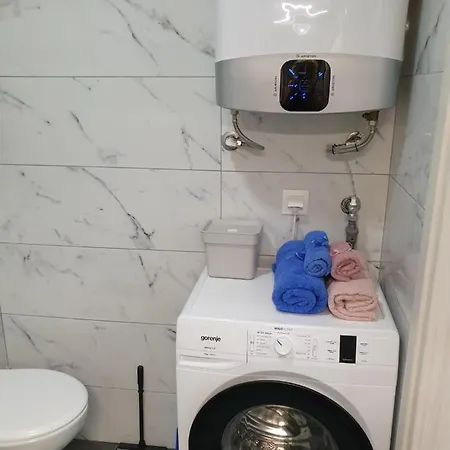 M & M White Luxury * Paralia Katerinis