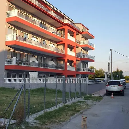 M & M White Luxury Apartment