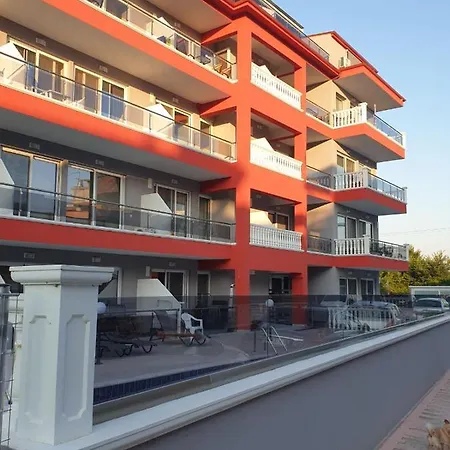 M & M White Luxury Apartment