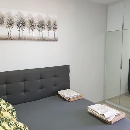 M & M White Luxury Paralia Katerinis