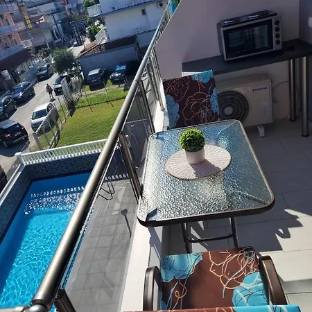 M & M White Luxury Paralia Katerinis