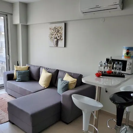 M & M White Luxury Apartment