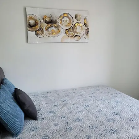 M & M White Luxury Apartment