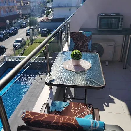 M & M White Luxury Paralia Katerinis