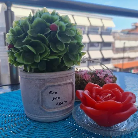 M & M White Luxury * Paralia Katerinis