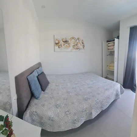 Apartment M & M White Luxury Paralia Katerinis