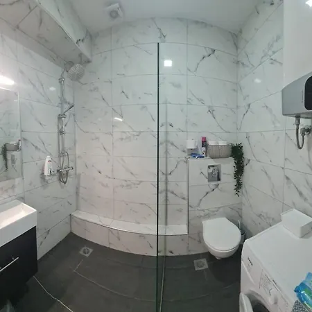 M & M White Luxury * Paralia Katerinis