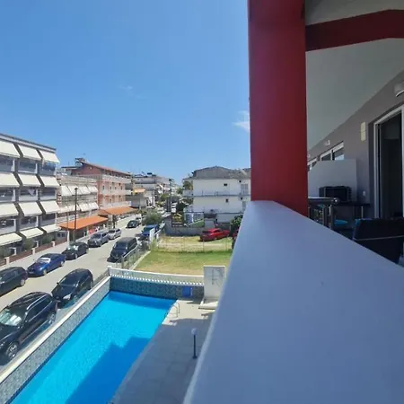 M & M White Luxury Apartment