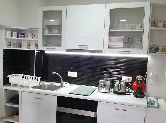 M & M White Luxury Apartamento