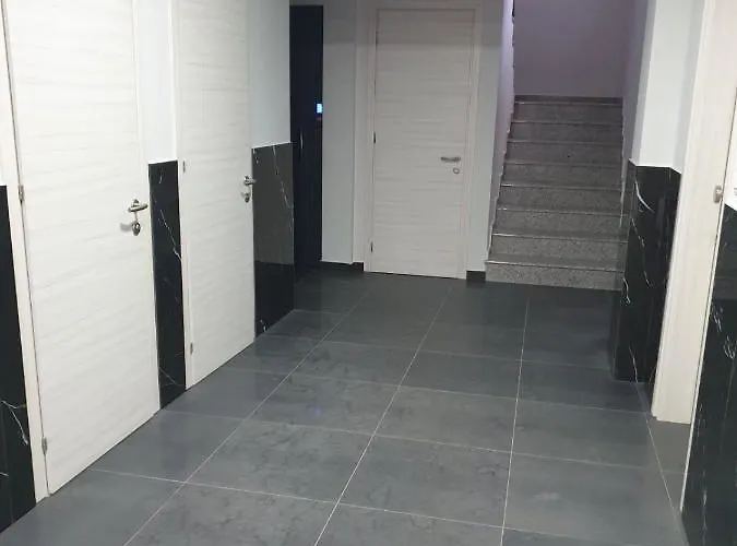 M & M White Luxury Apartamento *