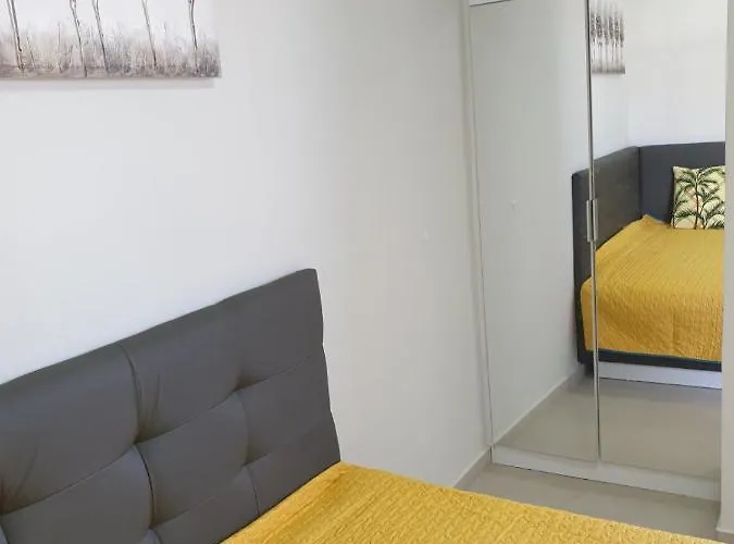 M & M White Luxury Apartamento *