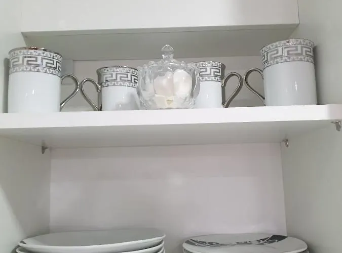 M & M White Luxury Apartamento