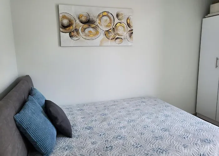 M & M White Luxury Apartamento