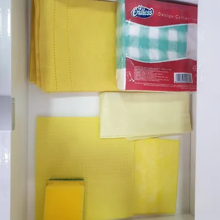 M & M White Luxury Paralía