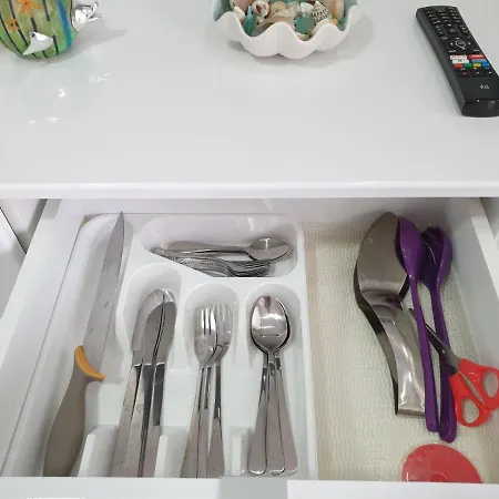 M & M White Luxury Paralía