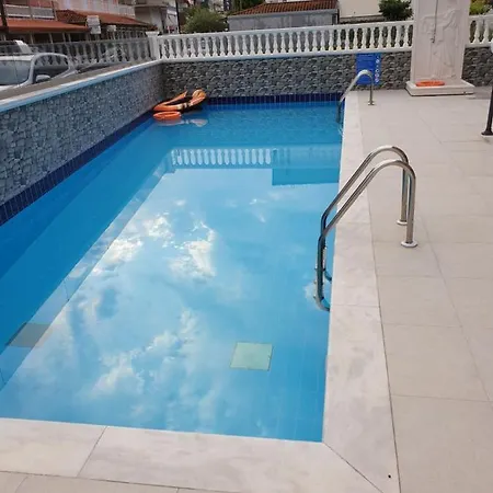M & M White Luxury Paralia Katerinis