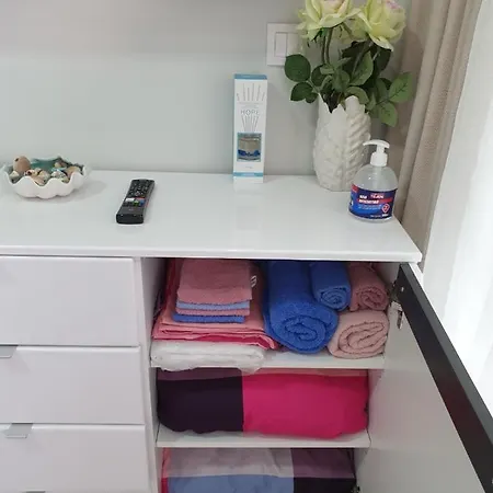 M & M White Luxury *