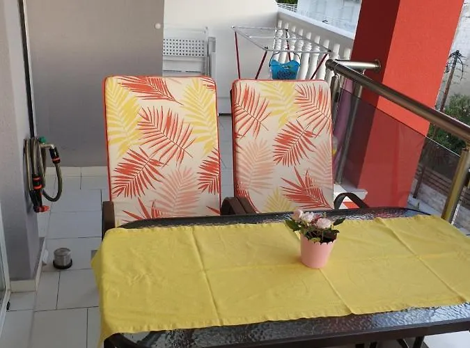 公寓 M & M White Luxury