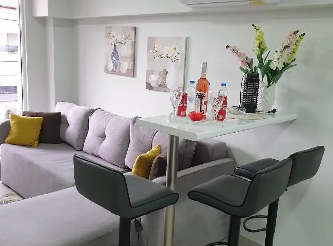 M & M White Luxury 公寓 *