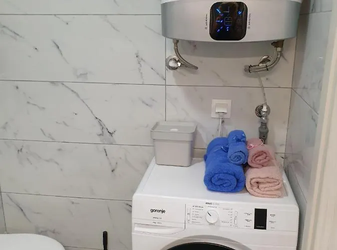 M & M White Luxury * Paralía