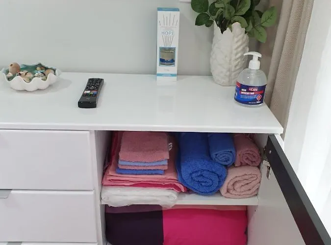 M & M White Luxury *