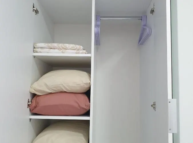 M & M White Luxury Paralía