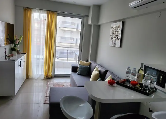 M & M White Luxury *