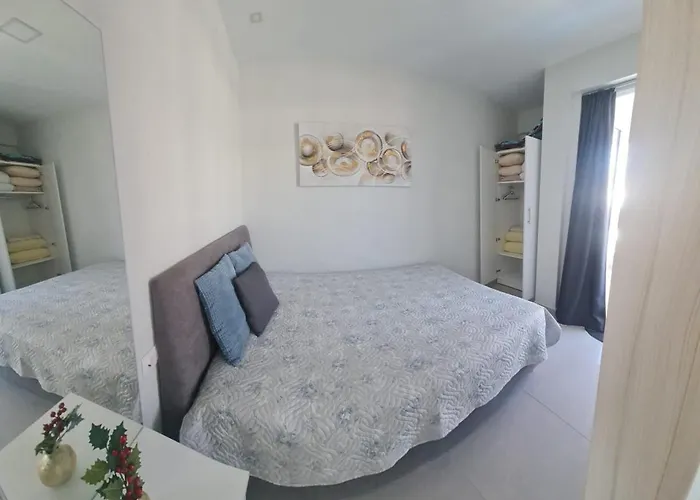 公寓 M & M White Luxury Paralía