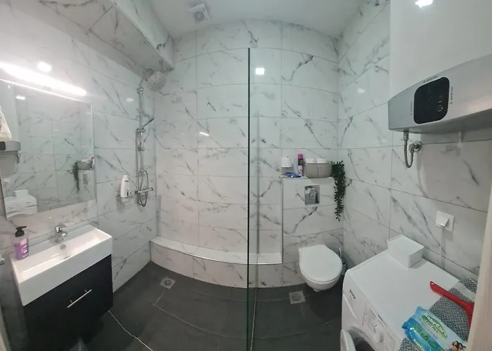 M & M White Luxury * Paralía